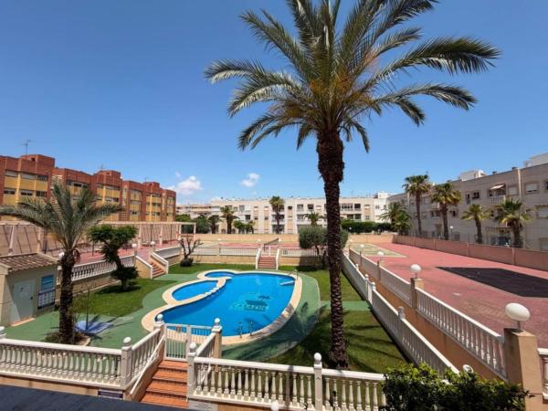 Sprzedaż mieszkania w Piso en Antonio Machado, Torrevieja, Torrevieja
photo 1