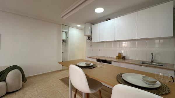 Sale of flat in Piso en Avenida Diego Ramírez Pastor, Avenida Habaneras - Curva de Palangre, Torrevieja, Torrevieja
 photo 4