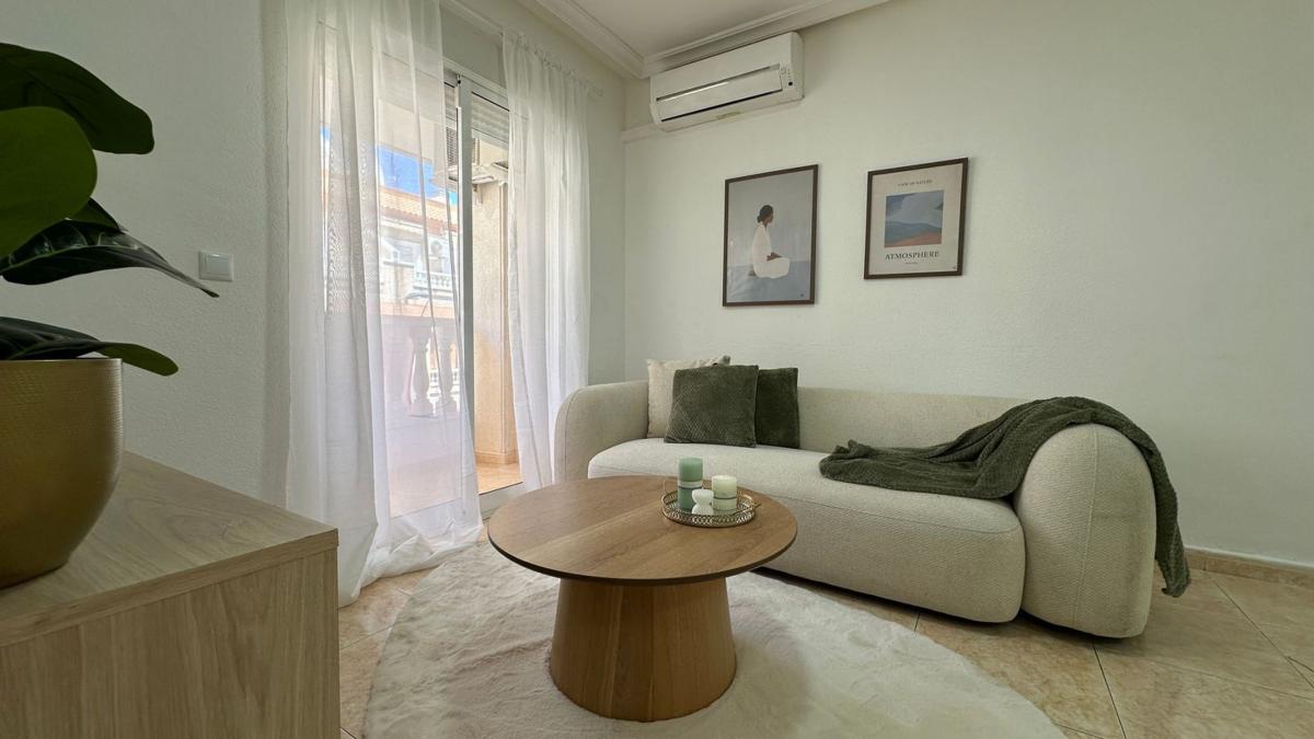 Sale of apartment in Piso en Avenida Diego Ramírez Pastor, Avenida Habaneras - Curva de Palangre, Torrevieja, Torrevieja
photo 5