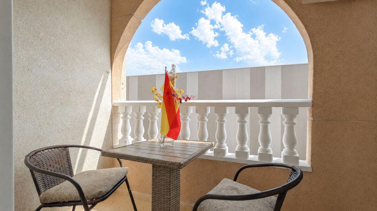 Venta de piso en Piso en Calle San Pascual, 235, Antonio Machado, Torrevieja, Torrevieja
photo 2