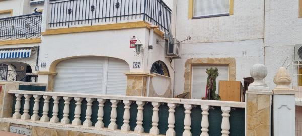 Chalet pareado en Jardin Del Mar V, 2, La Siesta - El Salado - Torreta, Torrevieja thumbnail 3
