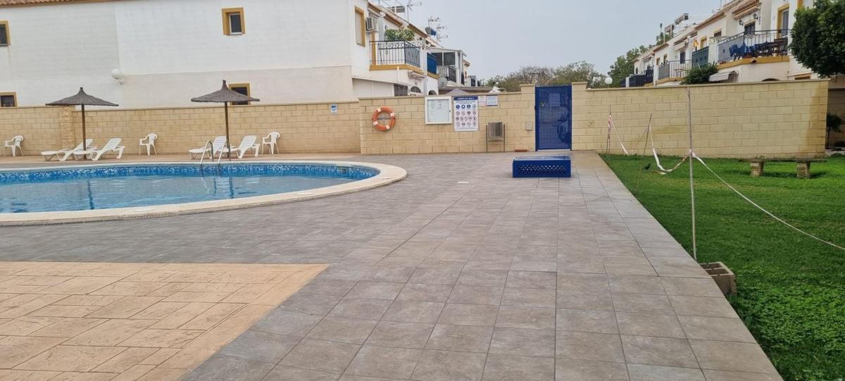 Venta de chalet independiente en Chalet pareado en Jardin Del Mar V, 2, La Siesta - El Salado - Torreta, Torrevieja, Torrevieja
photo 5
