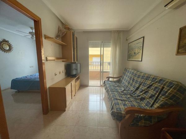 Sprzedaż mieszkania w Piso en Calle Santa Trinidad, El Molino, Torrevieja, Torrevieja
thumbnail 2