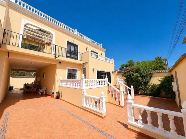 Chalet independiente en venta en Casa o chalet independiente en Calle Lena, La Siesta - El Salado - Torreta, Torrevieja, Torrevieja
thumbnail 3