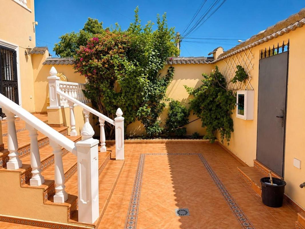 Venta de chalet independiente en Casa o chalet independiente en Calle Lena, La Siesta - El Salado - Torreta, Torrevieja, Torrevieja
photo 4