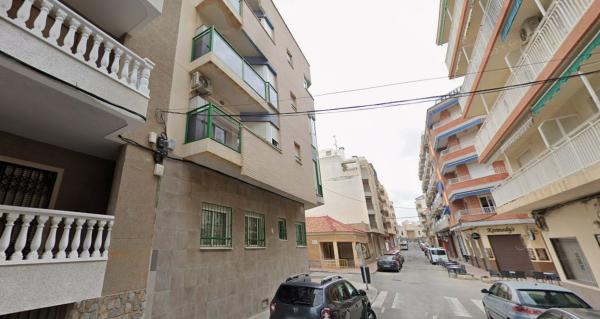 Venta de piso en Piso en Calle Dinamarca, Playa de los Locos, Torrevieja, Torrevieja
thumbnail 3