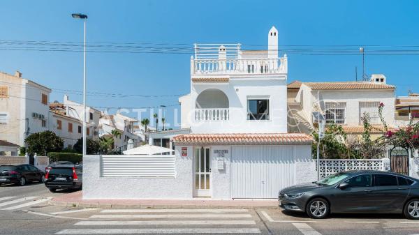 Chalet independiente en venta en Casa o chalet en Zona los Frutales, Torrevieja, Torrevieja
thumbnail 2