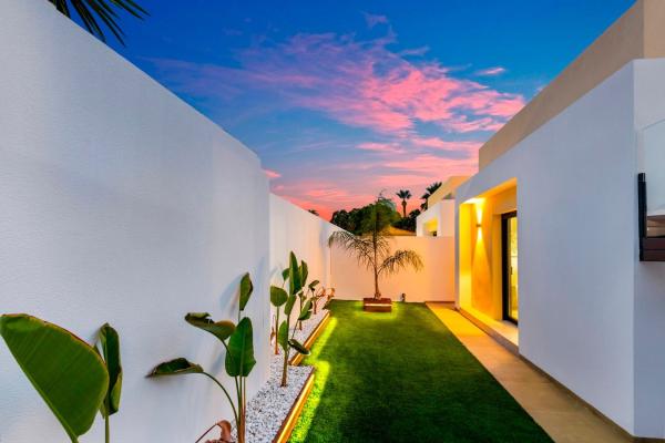 Chalet independiente en venta en Casa o chalet en El Molino, Torrevieja, Torrevieja
 photo 4