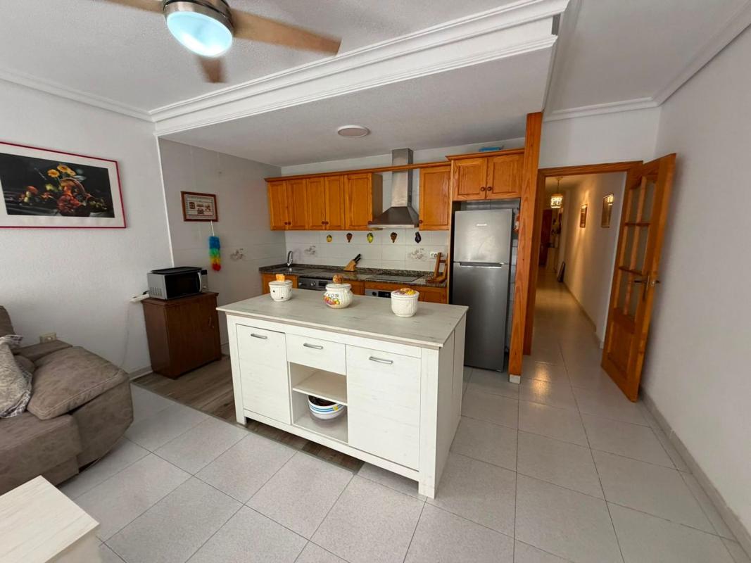 Sale of apartment in Piso en Calle Ramón y Cajal, Las Piscinas Naturales, Torrevieja, Torrevieja
 photo 5