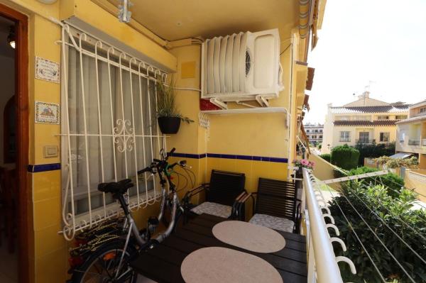 Venta de piso en Piso en Avenida Don Juan de Austria, La Veleta, Torrevieja, Torrevieja
 photo 3