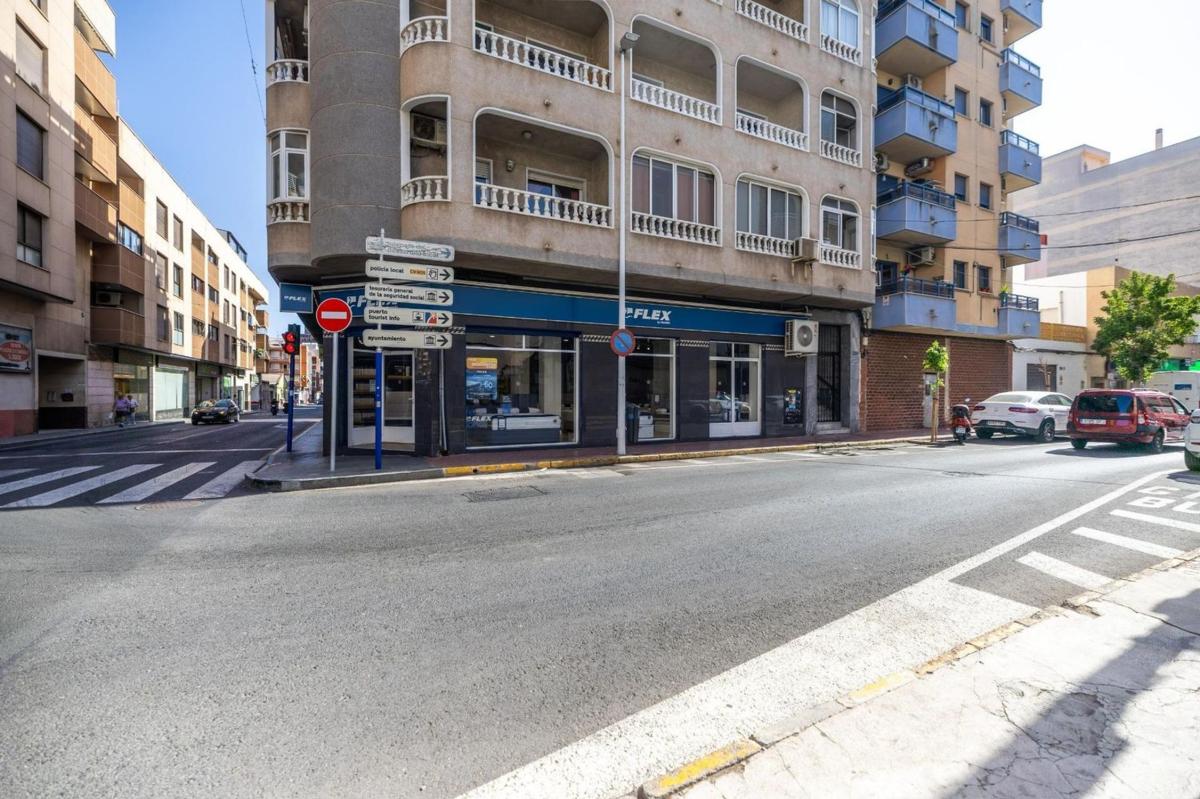 Venta de piso en Piso en Centro - Muelle Pesquero, Torrevieja, Torrevieja
photo 2
