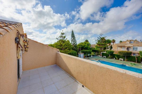 Chalet independiente en venta en Casa o chalet independiente en Avenida Torreblanca, 27, Torreblanca, Torrevieja, Torrevieja
 photo 2