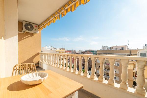 Sale of flat in Piso en Gaspar Perrelló, Torrevieja, Torrevieja
photo 1