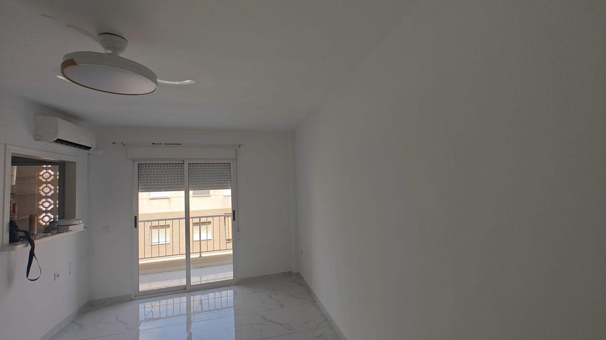 Sale of apartment in Piso en Calle San Luis, 10, Parque de las Naciones, Torrevieja, Torrevieja
photo 3