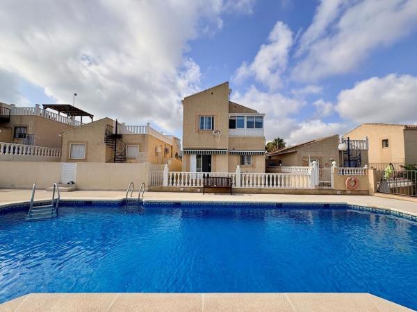 Chalet wolnostojący na sprzedaż w Casa o chalet independiente en Los Balcones - Los Altos del Edén, Torrevieja, Torrevieja photo 1