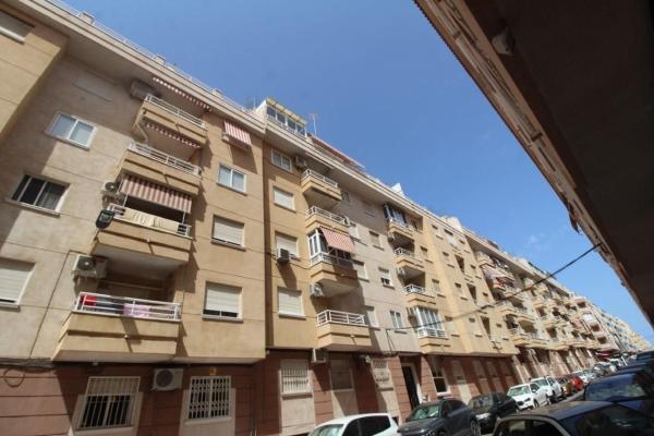 Sprzedaż mieszkania w Piso en Calle la Loma, Antonio Machado, Torrevieja, Torrevieja
photo 1