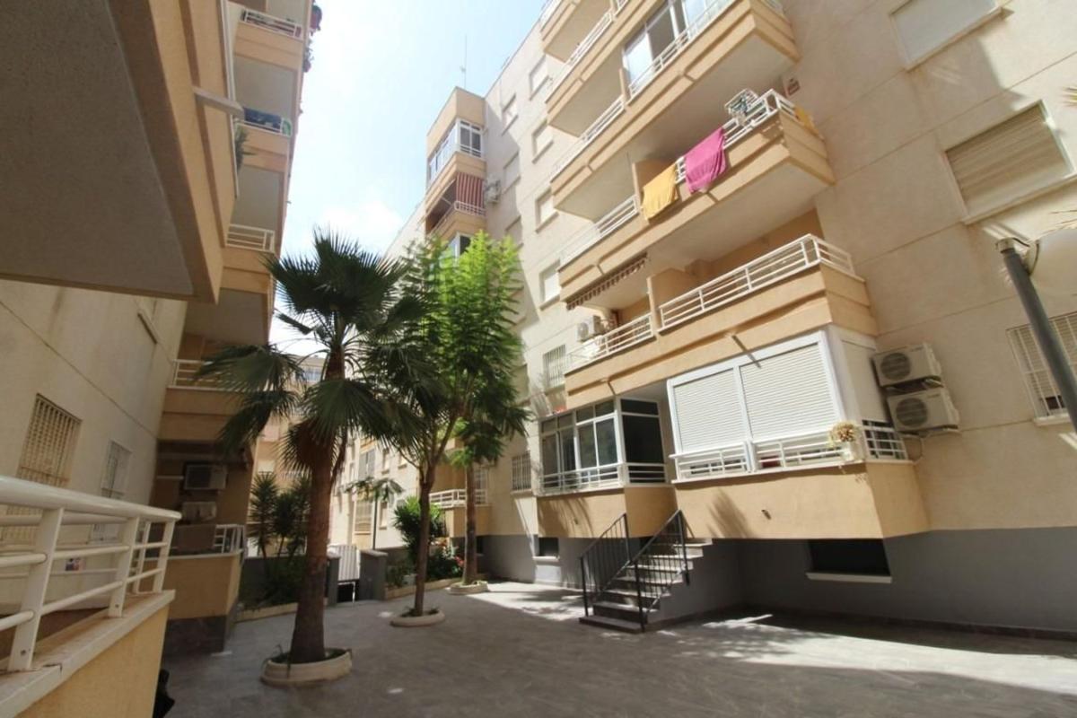 Venta de piso en Piso en Calle la Loma, Antonio Machado, Torrevieja, Torrevieja
photo 5
