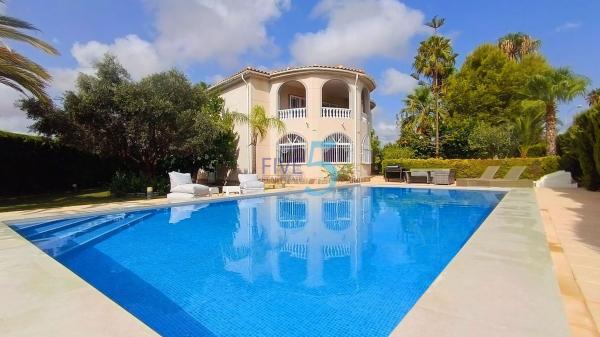 Chalet independiente en venta en Casa o chalet en La Siesta - El Salado - Torreta, Torrevieja, Torrevieja
photo 1