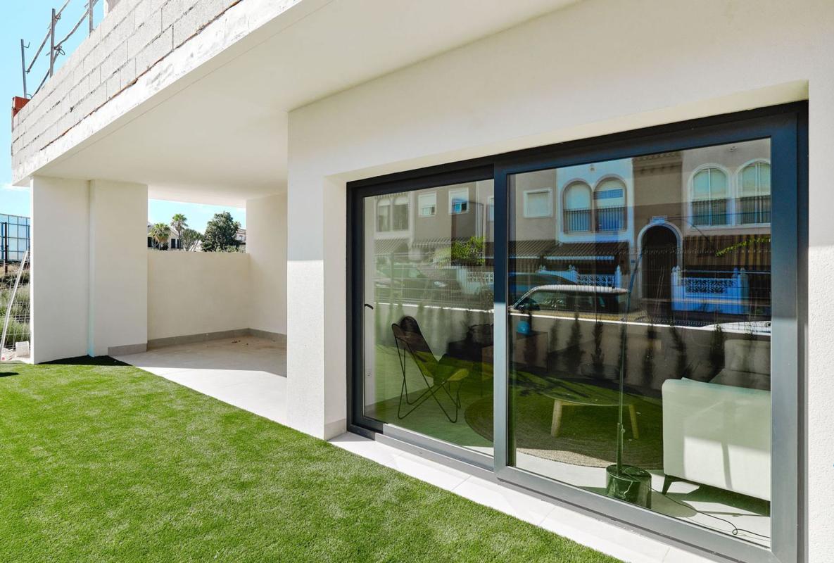 Venta de piso en Piso en Calle Mar Caribe, La Veleta, Torrevieja, Torrevieja
photo 4