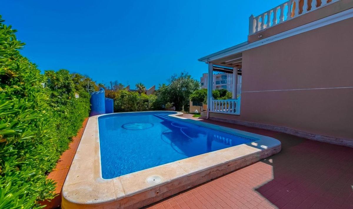Sprzedaż niezależnego domku jednorodzinnego w Casa o chalet independiente en Avenida de Alemania, 43, Los Europeos, Torrevieja, Torrevieja photo 5