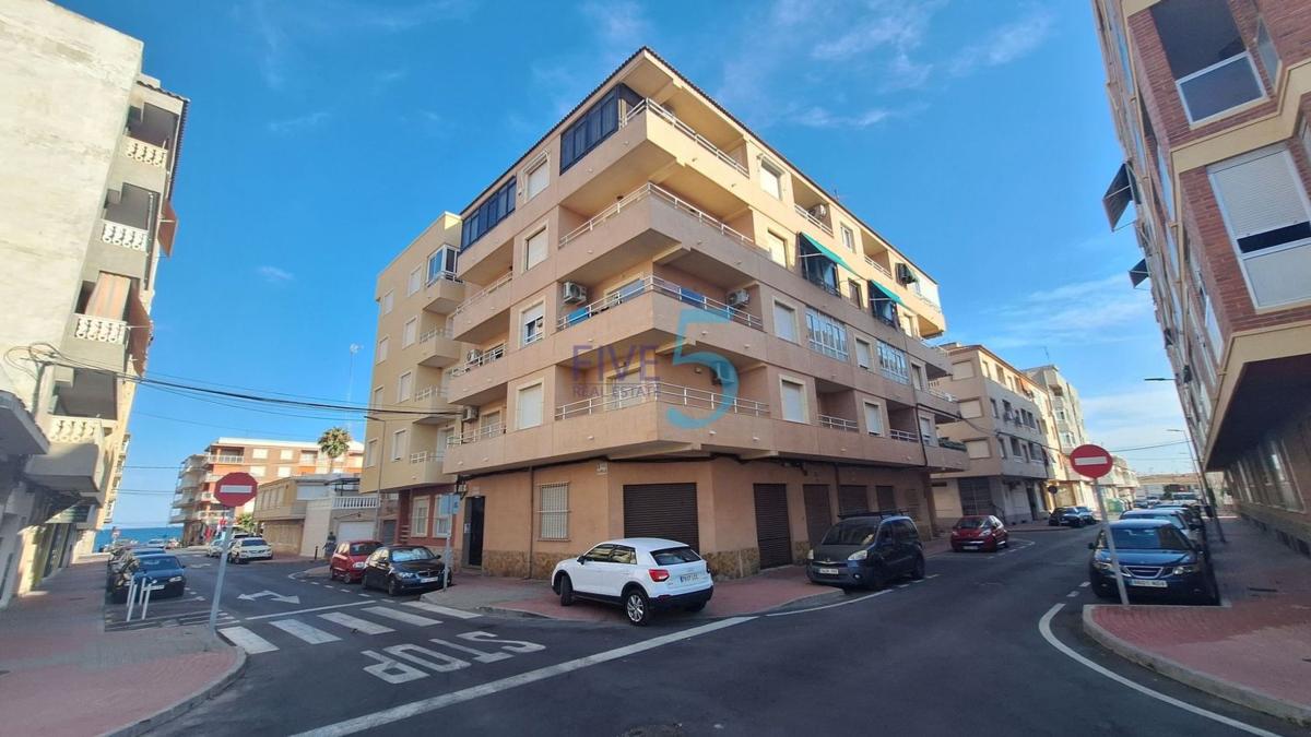 Venta de piso en Piso en Playa de los Náufragos, Torrevieja, Torrevieja
photo 3