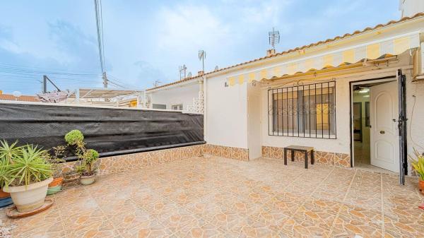 Chalet adosado en Urbanización Torreta II, La Siesta - El Salado - Torreta, Torrevieja photo 1