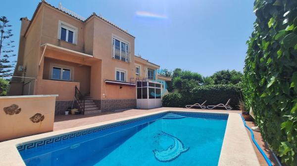 Chalet independiente en venta en Casa o chalet en La Siesta - El Salado - Torreta, Torrevieja, Torrevieja
photo 1