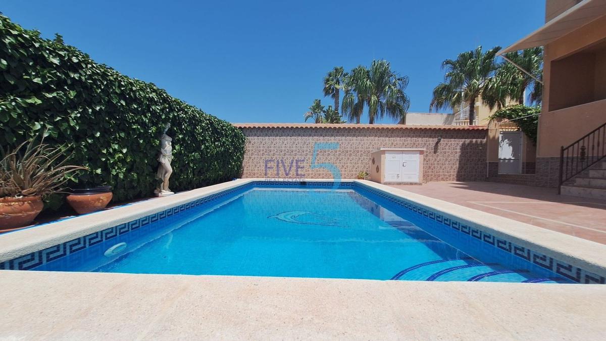 Venta de chalet independiente en Casa o chalet en La Siesta - El Salado - Torreta, Torrevieja, Torrevieja
 photo 3