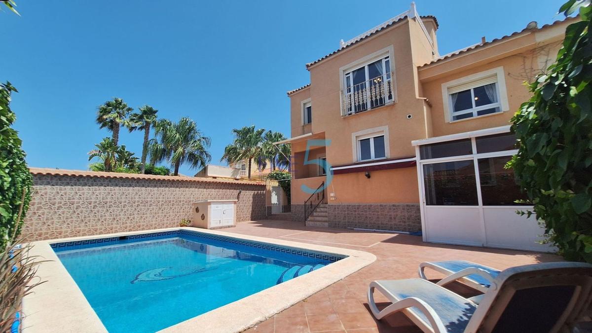 Venta de chalet independiente en Casa o chalet en La Siesta - El Salado - Torreta, Torrevieja, Torrevieja
 photo 5