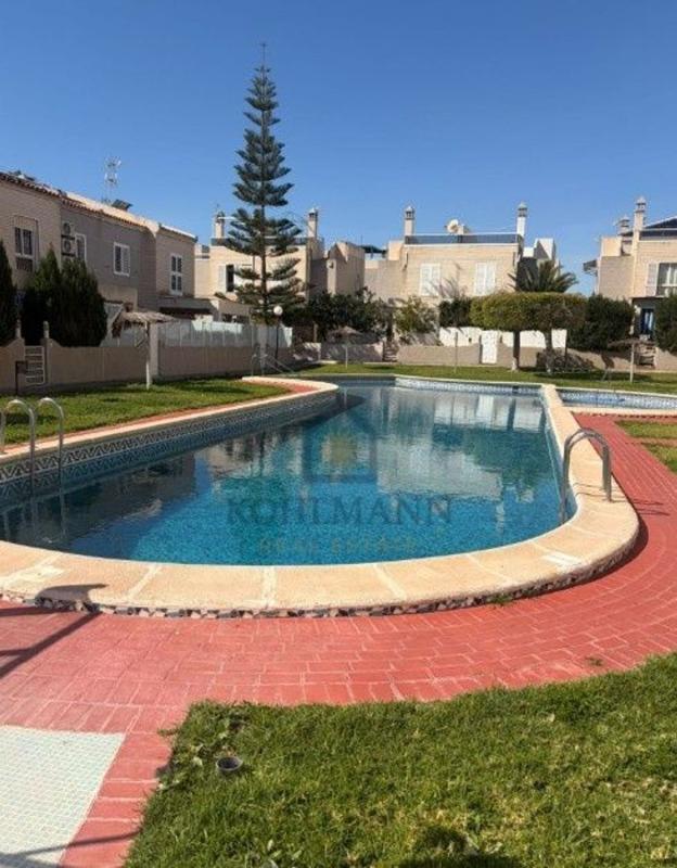 Sprzedaż mieszkania w Piso en Calle Talía, Aguas Nuevas, Torrevieja, Torrevieja
 photo 2
