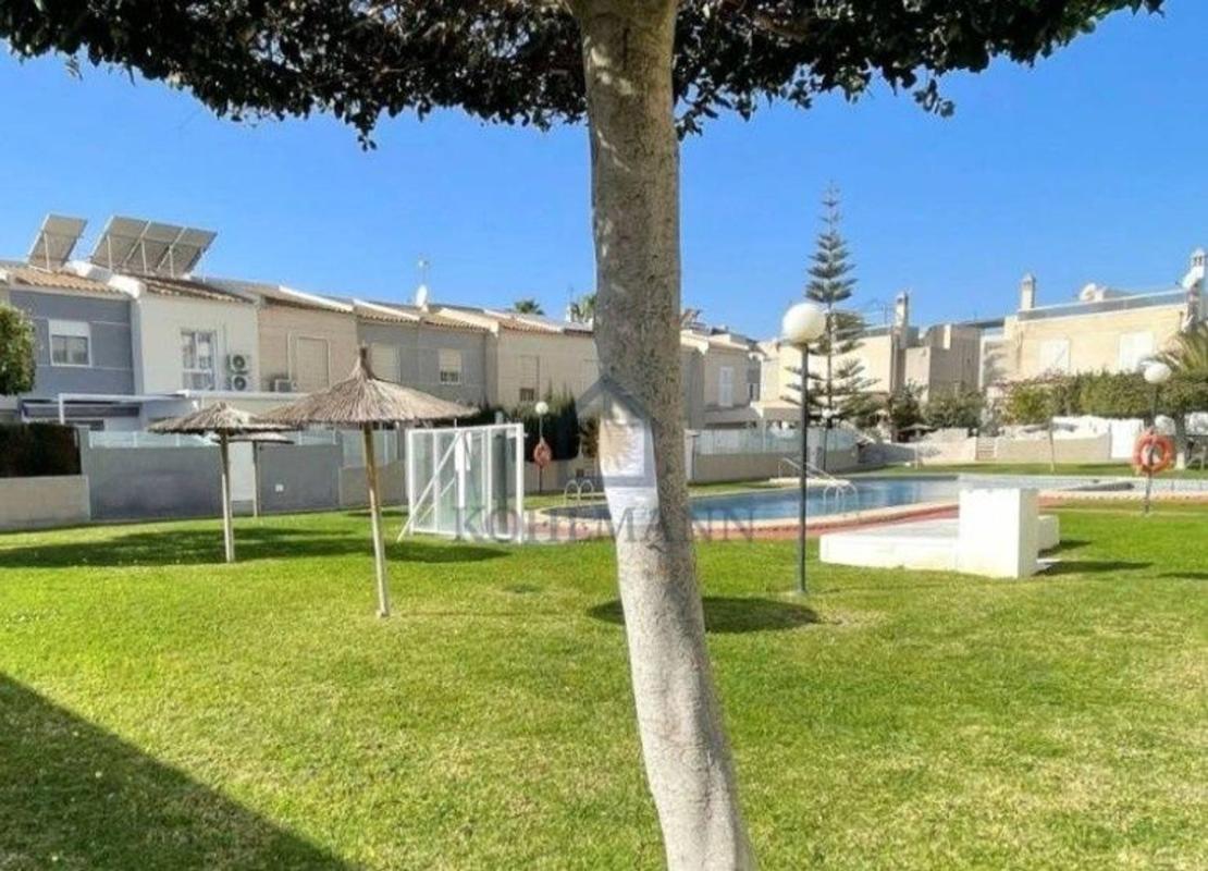 Sprzedaż mieszkania w Piso en Calle Talía, Aguas Nuevas, Torrevieja, Torrevieja
 photo 3