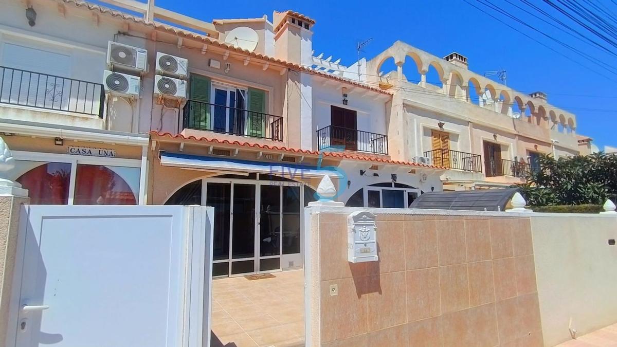 Sprzedaż niezależnego domku jednorodzinnego w Casa o chalet en La Siesta - El Salado - Torreta, Torrevieja, Torrevieja photo 1