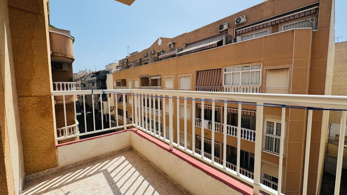 Venta de piso en Piso en Calle Concordia, Playa del Cura, Torrevieja, Torrevieja
photo 5