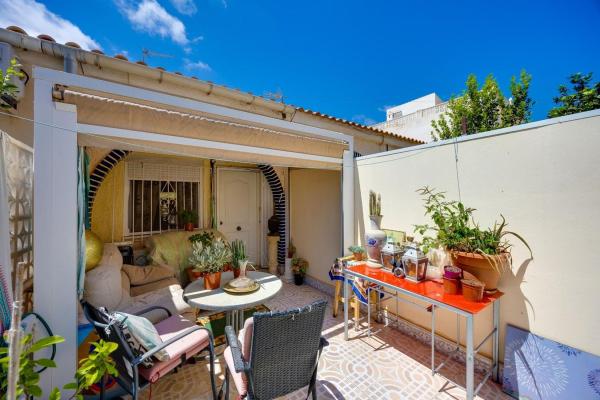 Chalet independiente en venta en Casa o chalet independiente en Calle Marcelina, 134, Nueva Torrevieja, Torrevieja, Torrevieja
thumbnail 2