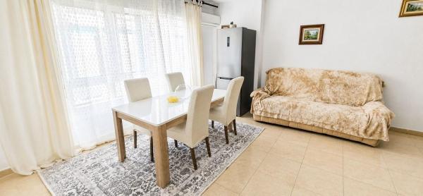 Venta de piso en Piso en Centro - Muelle Pesquero, Torrevieja, Torrevieja
photo 1
