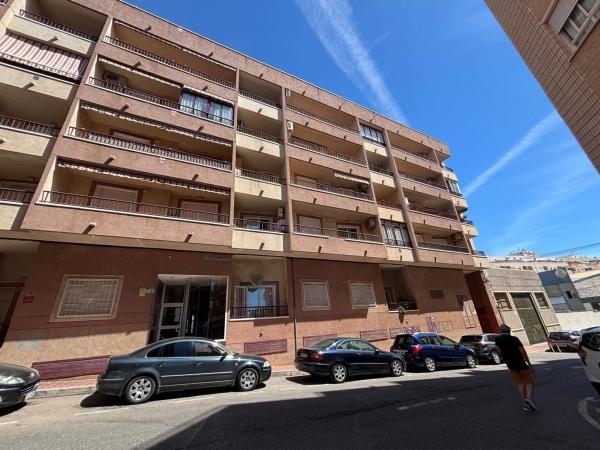 Продажа квартиры на Piso en Calle San Emigdio, El Molino, Torrevieja, Торревьеха
thumbnail 2