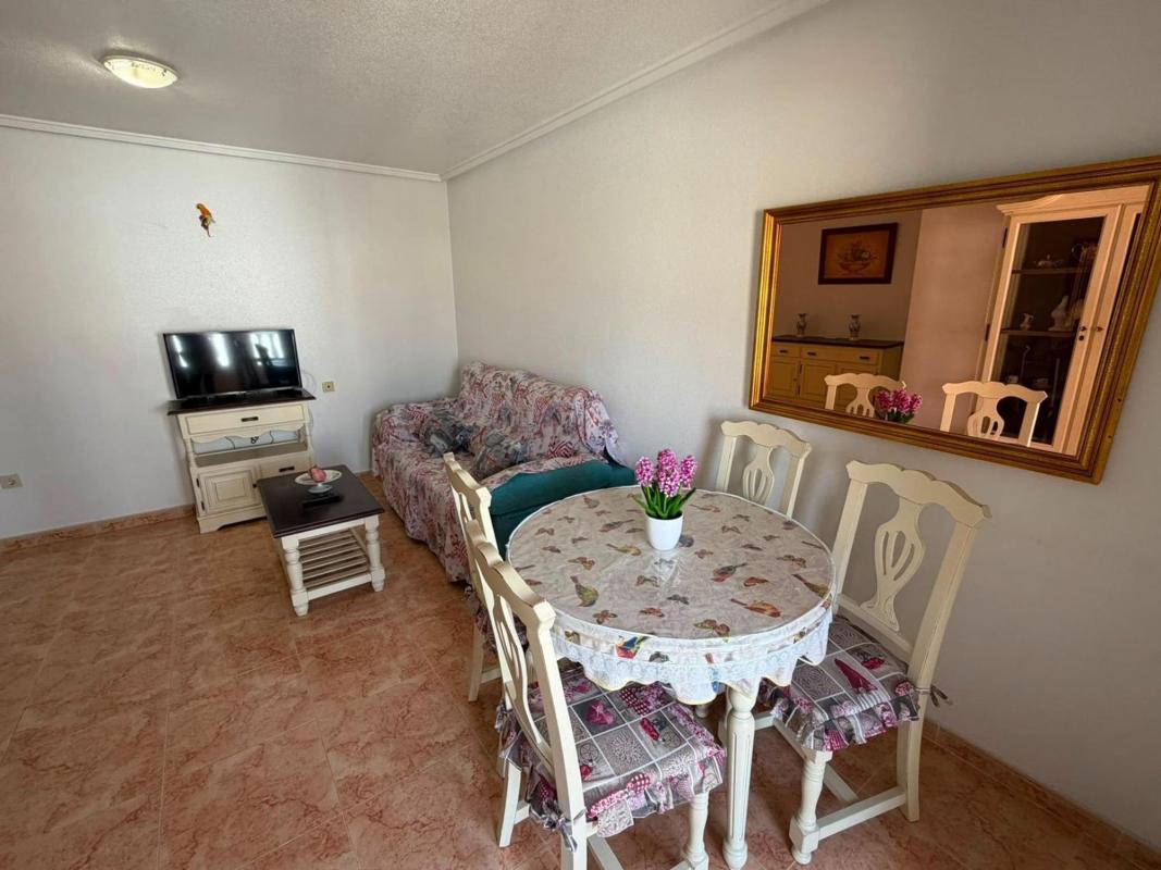 Venta de piso en Piso en Calle del Tomillo, El Molino, Torrevieja, Torrevieja
photo 3