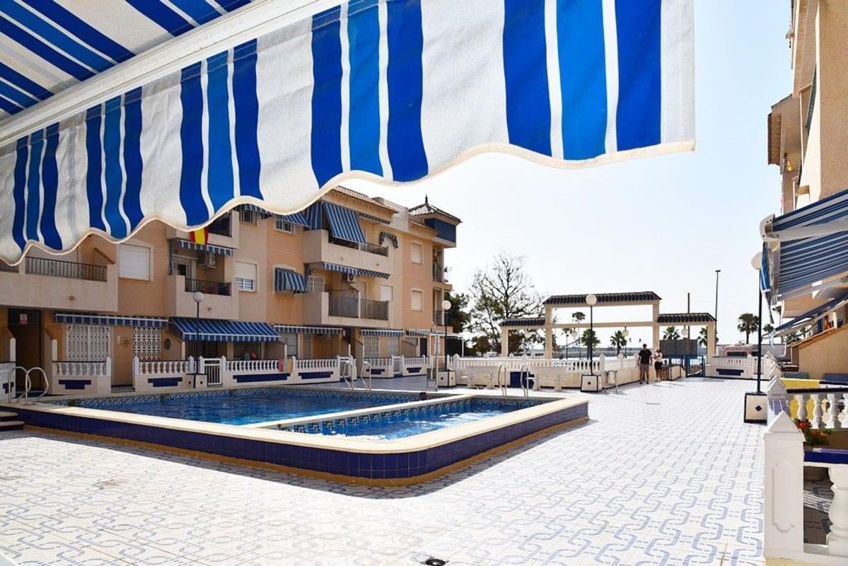 Venta de piso en Piso en Playa de los Náufragos, Torrevieja, Torrevieja
photo 5