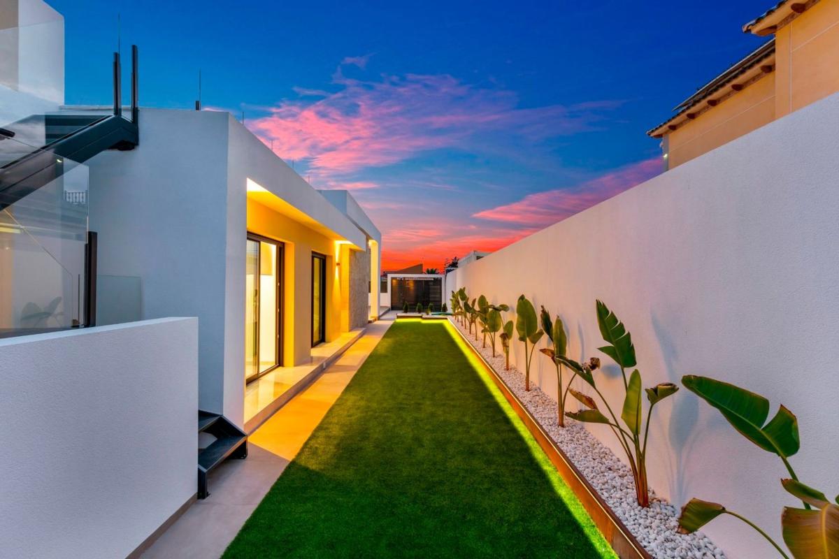 Venta de chalet independiente en Casa o chalet en La Siesta - El Salado - Torreta, Torrevieja, Torrevieja
photo 4
