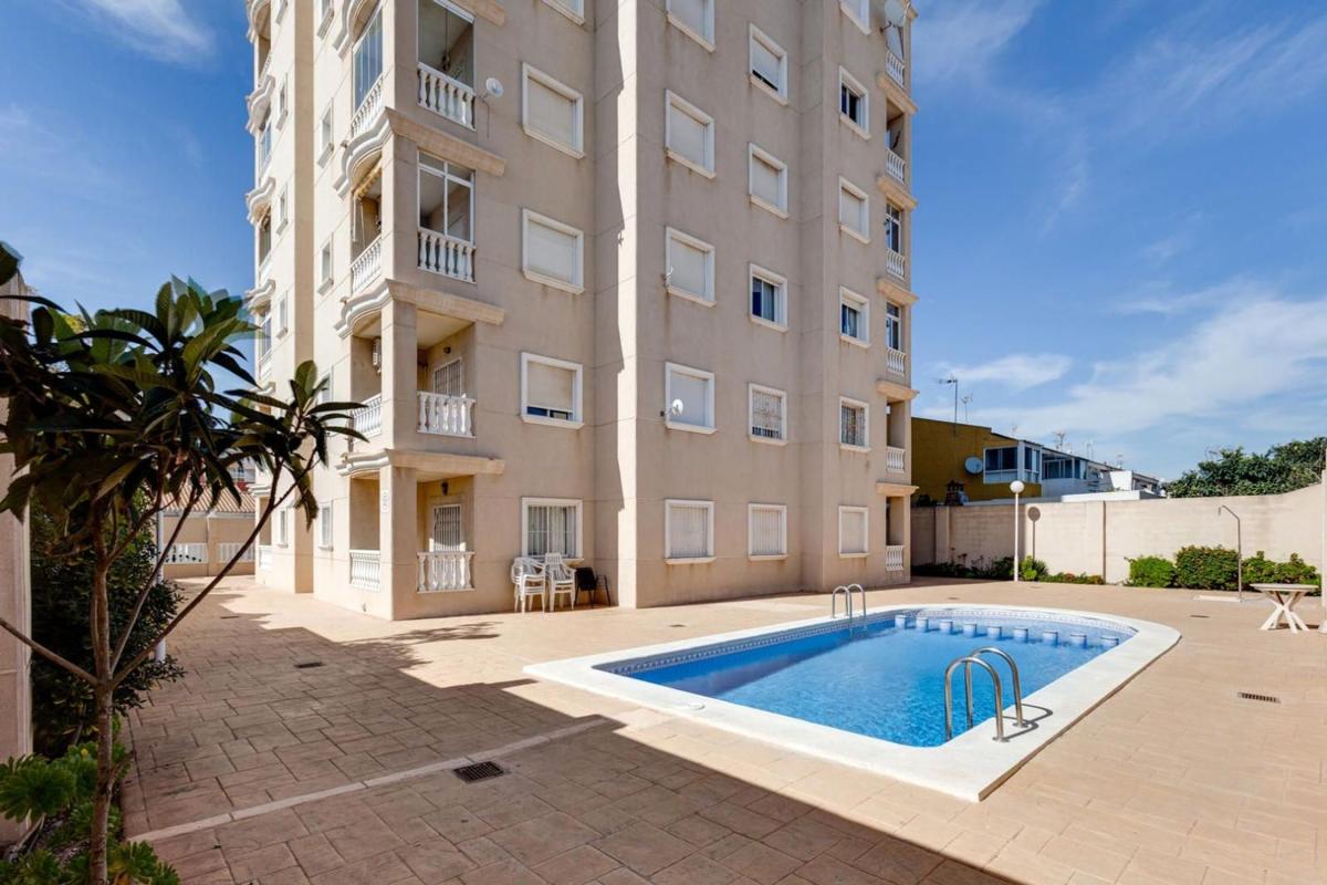 Venta de piso en Piso en Calle Marcelina, 88, Nueva Torrevieja, Torrevieja, Torrevieja
photo 2