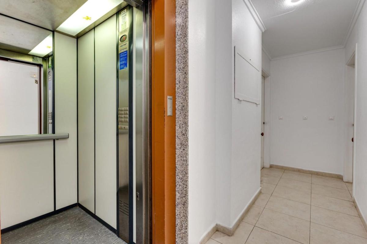 Venta de piso en Piso en Calle Marcelina, 88, Nueva Torrevieja, Torrevieja, Torrevieja
photo 4