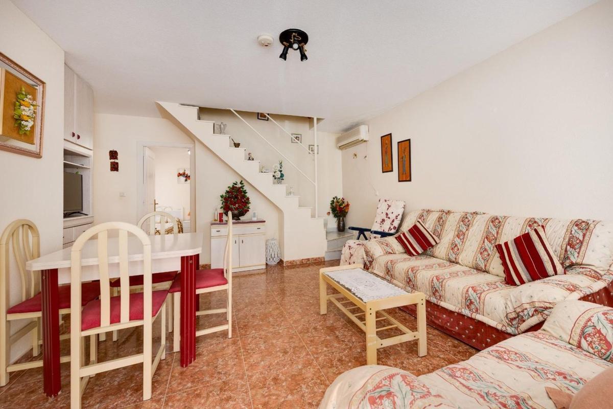 Sale of independent chalet in Casa o chalet independiente en La Siesta - El Salado - Torreta, Torrevieja, Torrevieja
photo 2