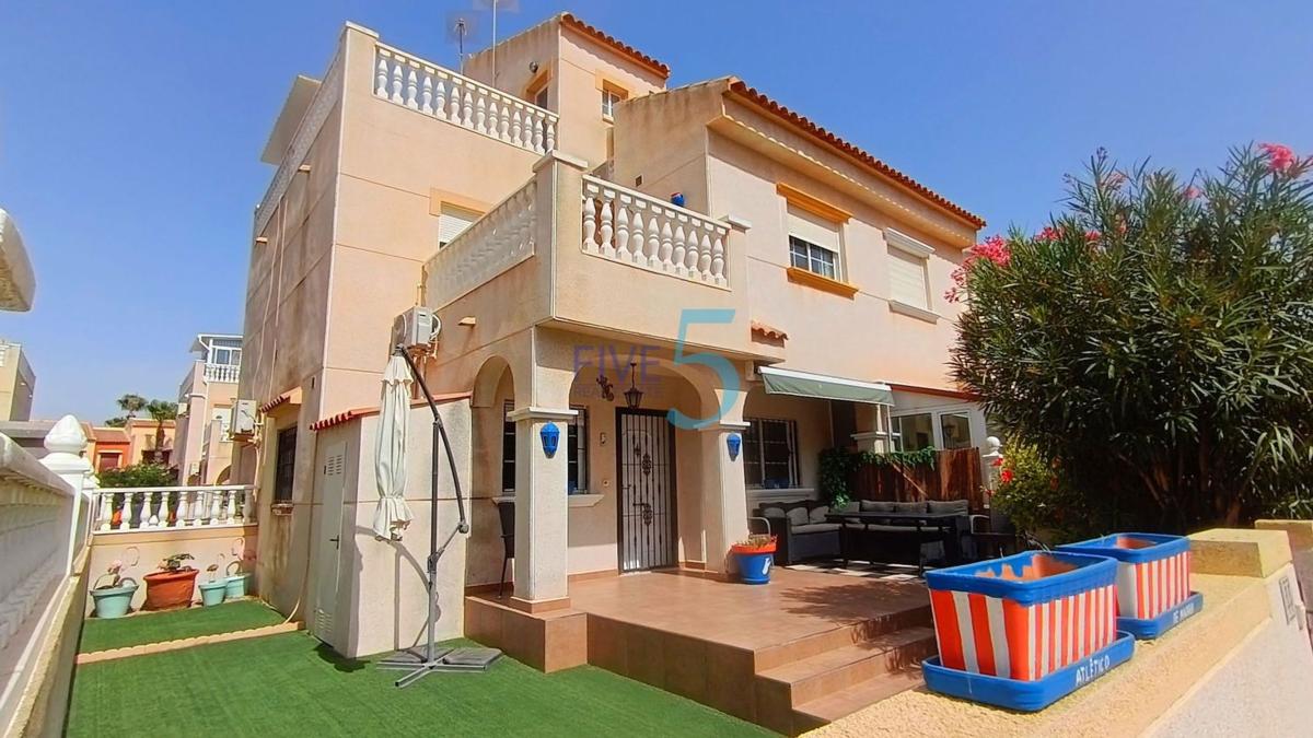 Продажа отдельного шале в Casa o chalet en La Siesta - El Salado - Torreta, Torrevieja, Торревьеха photo 1