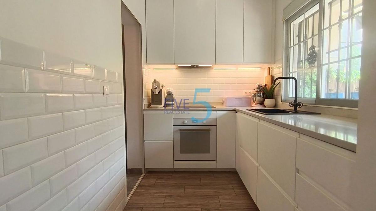 Продажа отдельного шале в Casa o chalet en La Siesta - El Salado - Torreta, Torrevieja, Торревьеха photo 3
