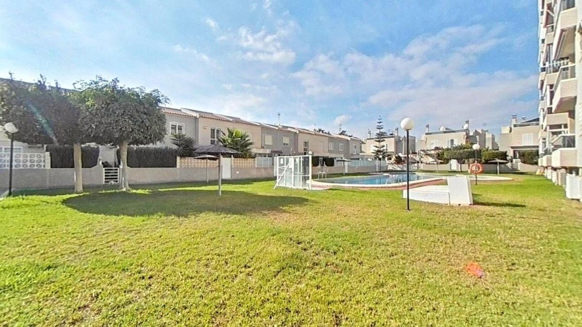 Venta de piso en Piso en Aguas Nuevas, Torrevieja, Torrevieja
photo 3