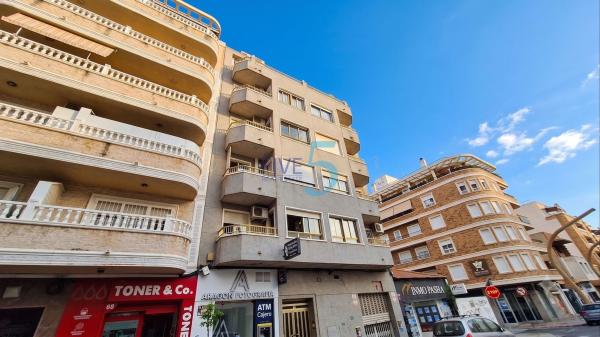 Venta de piso en Piso en Las Piscinas Naturales, Torrevieja, Torrevieja
photo 1