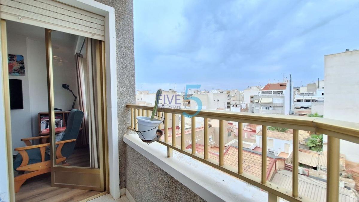 Venta de piso en Piso en Las Piscinas Naturales, Torrevieja, Torrevieja
 photo 4