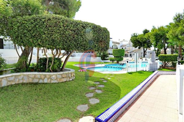 Dom szeregowy na sprzedaż w  Chalet adosado en Calle Áncora, 120, Aguas Nuevas, Torrevieja , Torrevieja photo 4