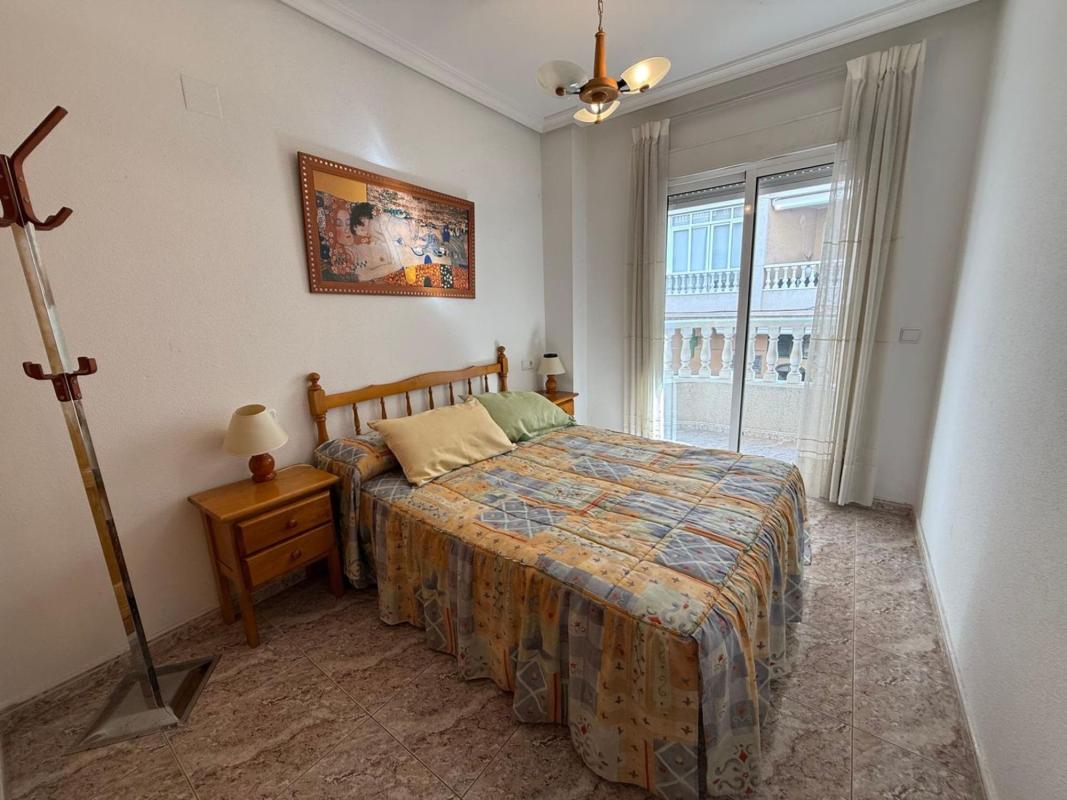 Venta de piso en Piso en Calle Almudena, 35, Las Piscinas Naturales, Torrevieja, Torrevieja
 photo 4