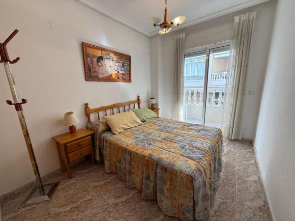 Venta de piso en Piso en Calle Almudena, 35, Las Piscinas Naturales, Torrevieja, Torrevieja
 photo 4